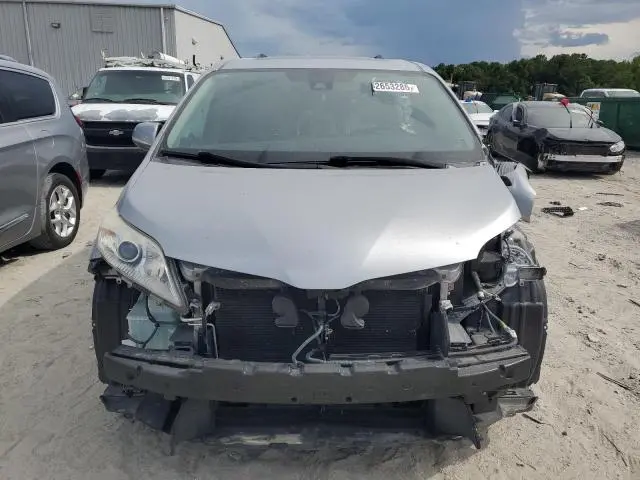 2018 TOYOTA SIENNA XLE  