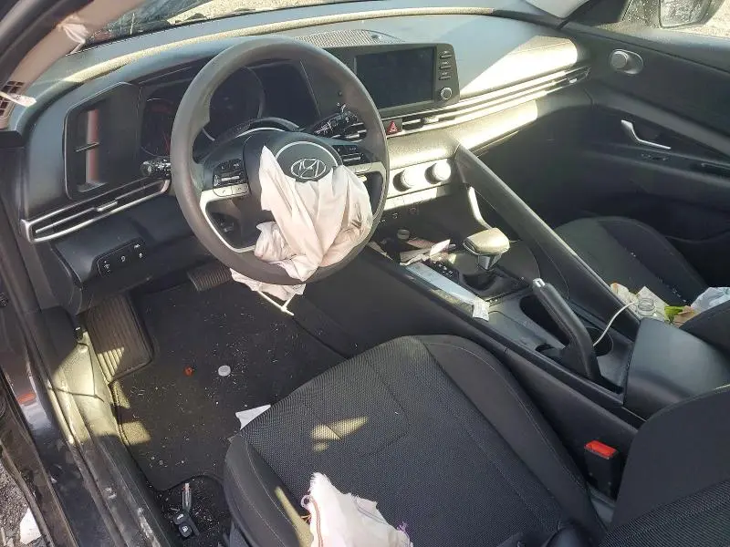 2021 HYUNDAI ELANTRA SE  