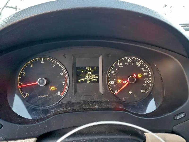 2011 VOLKSWAGEN JETTA SE  