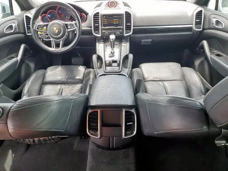 2016 PORSCHE CAYENNE   