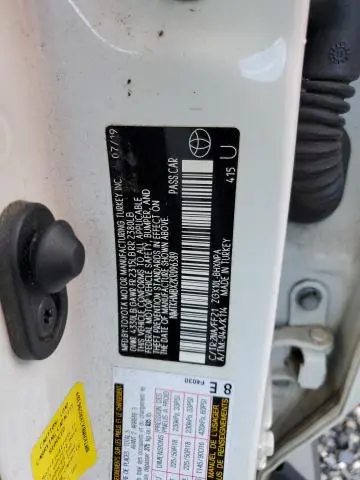 2019 TOYOTA C-HR XLE  