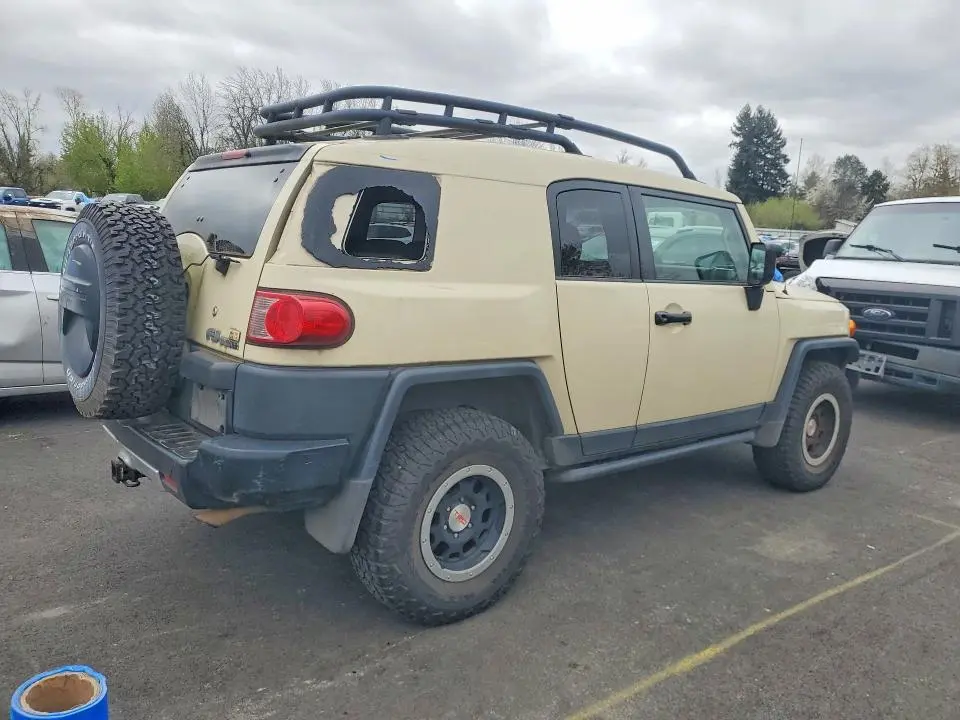 2010 TOYOTA FJ CRUISER BASE  