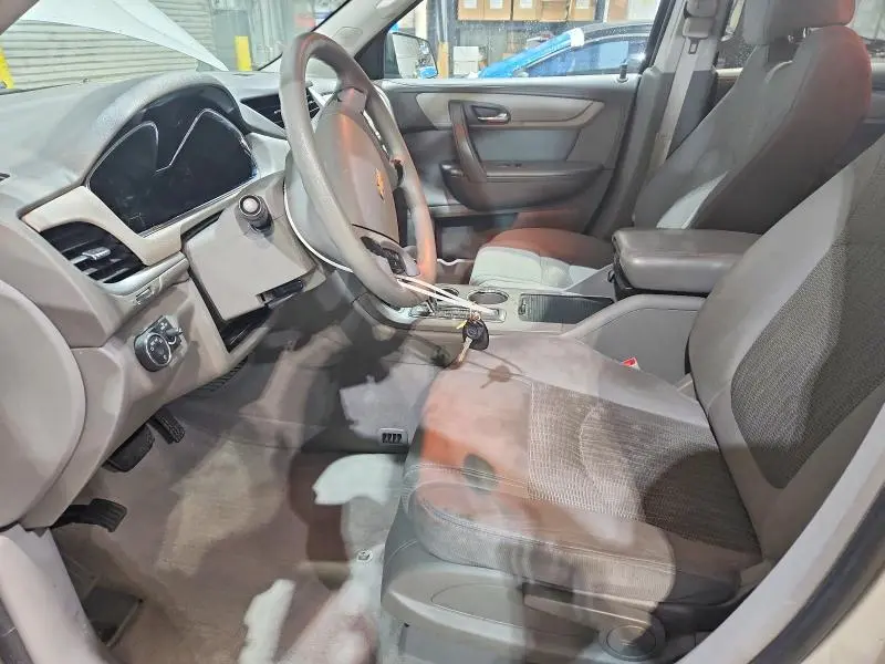 2013 CHEVROLET TRAVERSE LS  