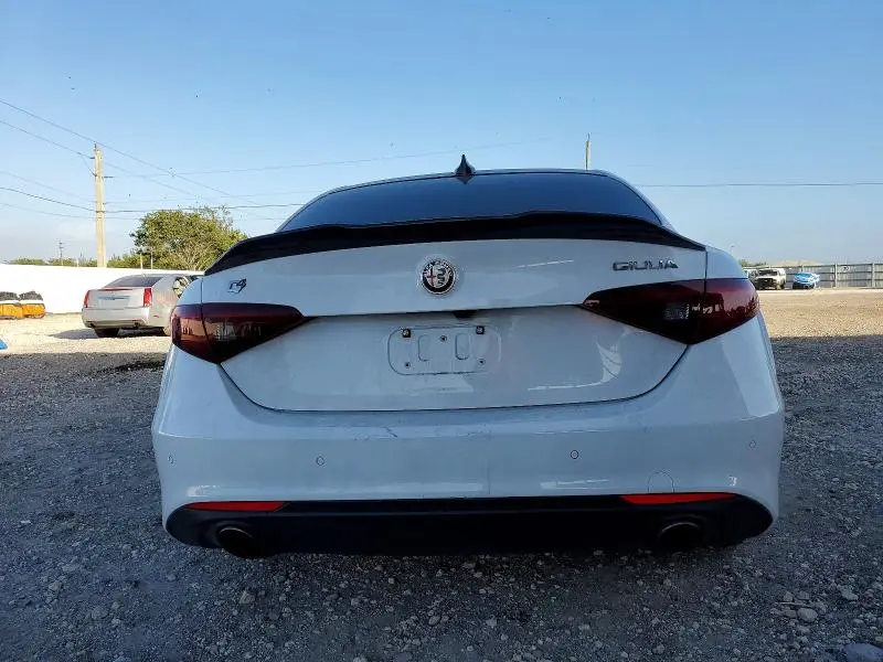 2018 ALFA ROMEO GIULIA Q4  