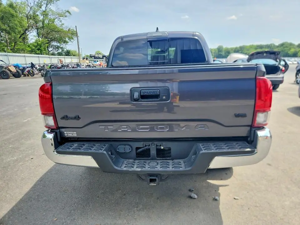 2022 TOYOTA TACOMA SR5 V6  