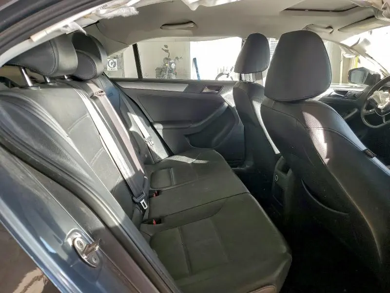 2015 VOLKSWAGEN JETTA SE  