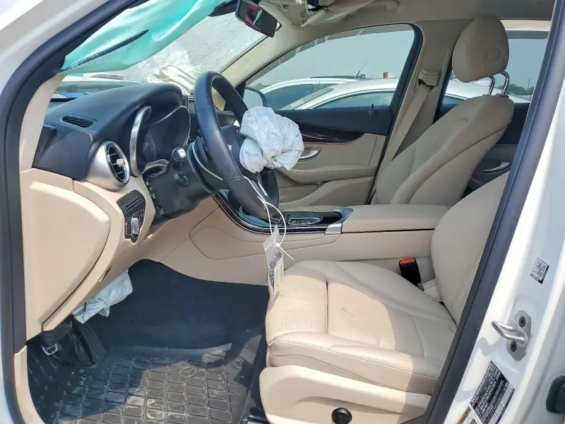 2021 MERCEDES-BENZ GLC 300  