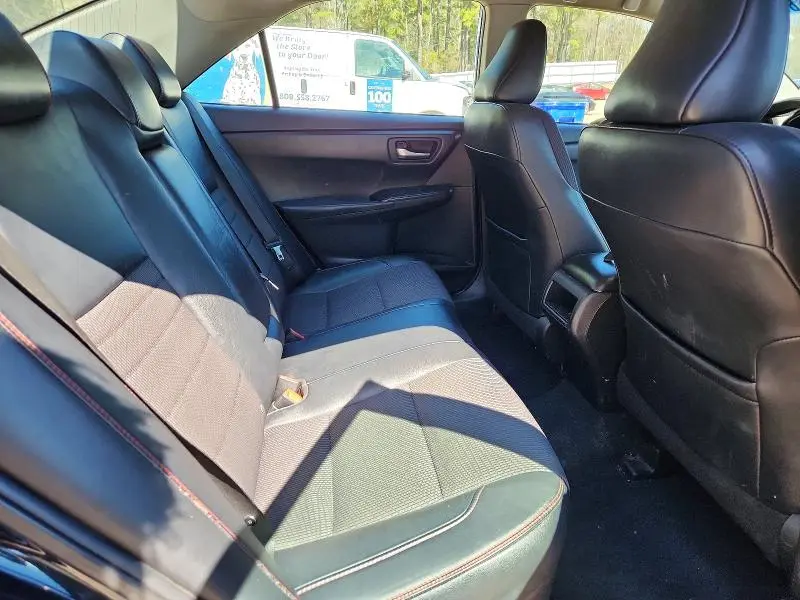 2016 TOYOTA CAMRY SE  