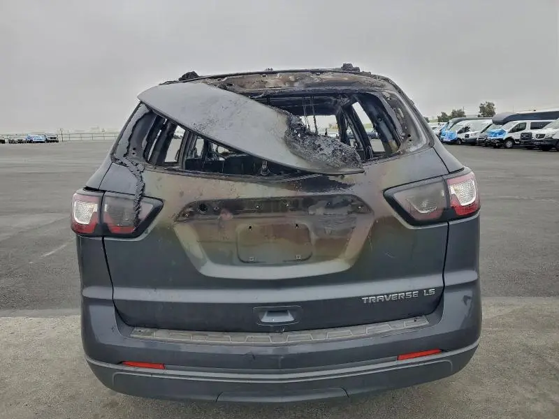 2014 CHEVROLET TRAVERSE LS  