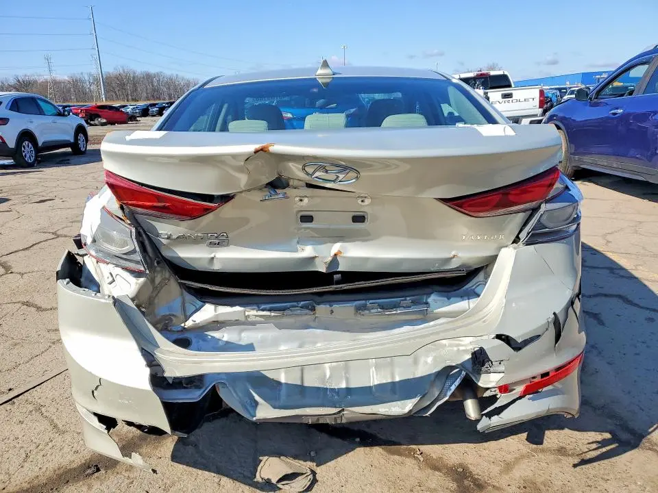 2017 HYUNDAI ELANTRA SE  