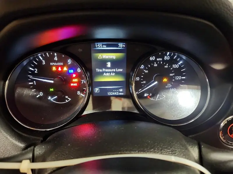 2017 NISSAN ROGUE SL  