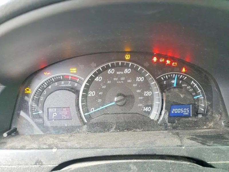 2013 TOYOTA CAMRY LE  