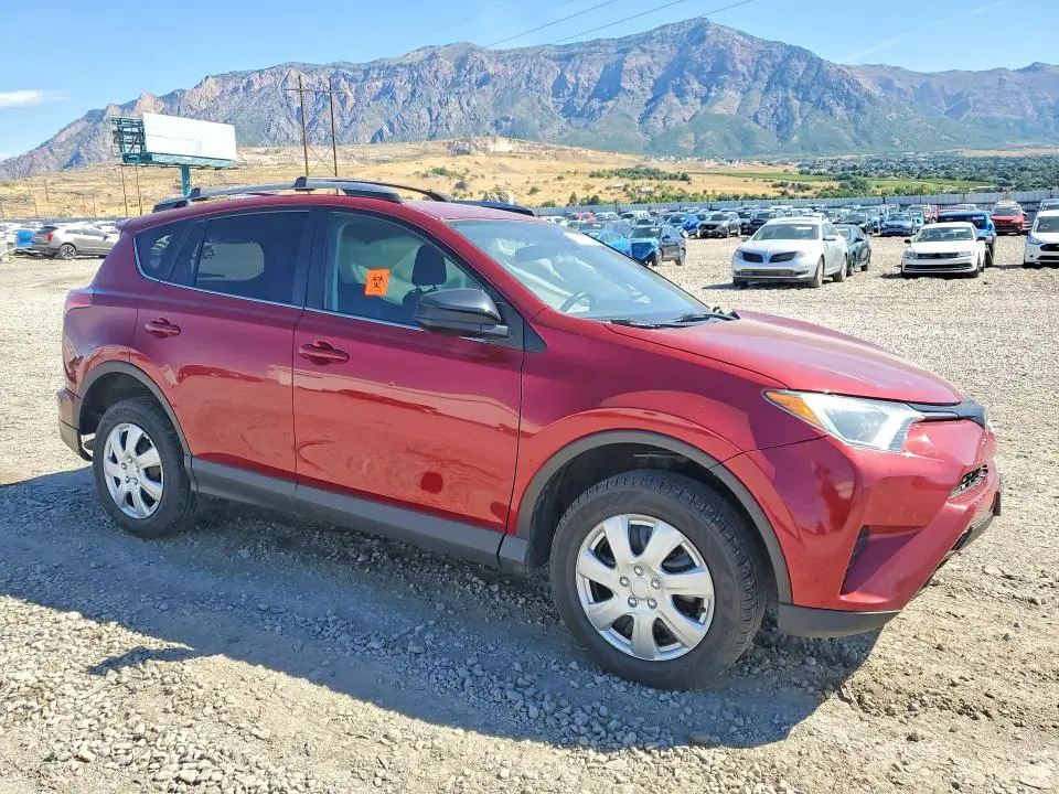 2018 TOYOTA RAV4 LE  