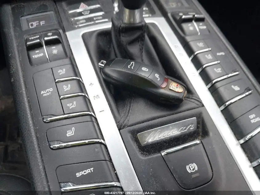 2017 PORSCHE MACAN S