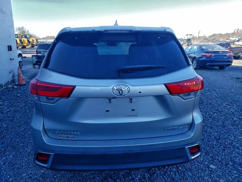 2017 TOYOTA HIGHLANDER LIMITED  