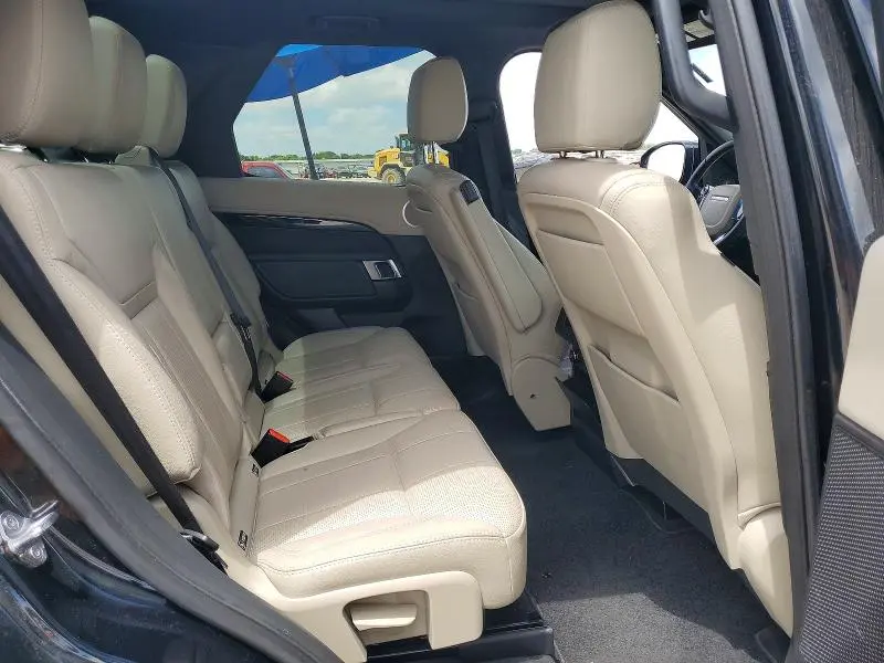 2019 LAND ROVER DISCOVERY SE  