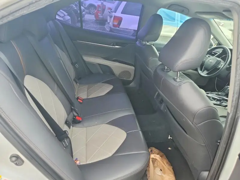 2018 TOYOTA CAMRY XLE  
