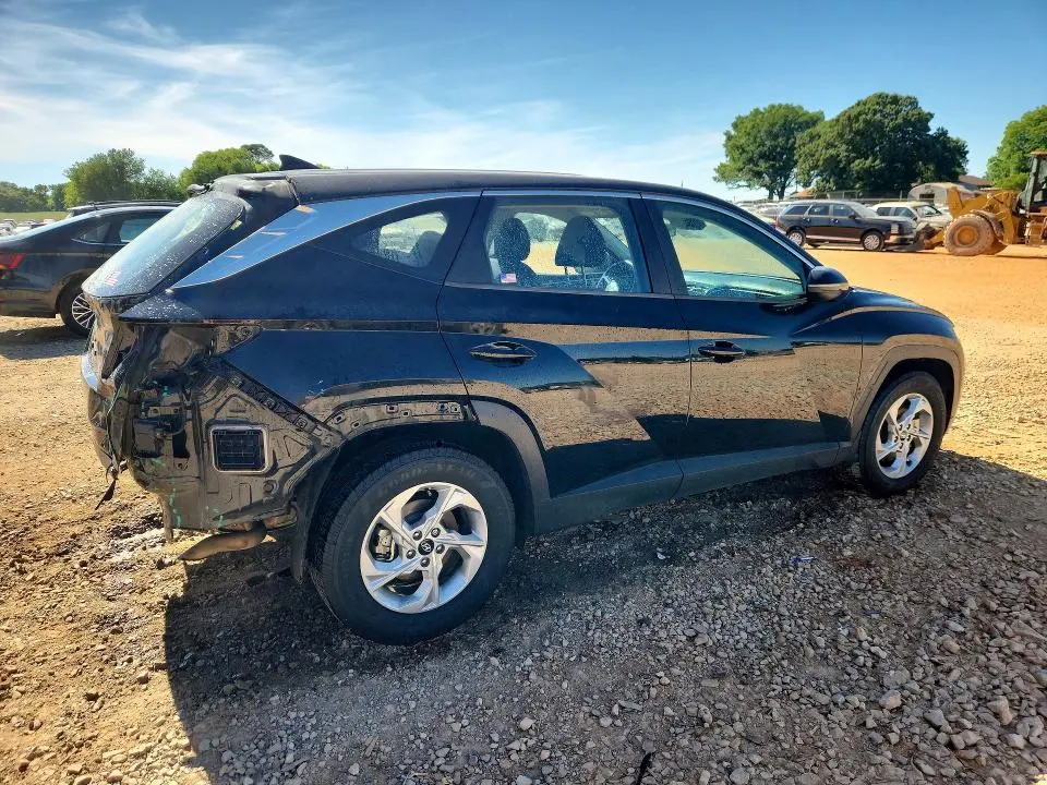 2022 HYUNDAI TUCSON SE  