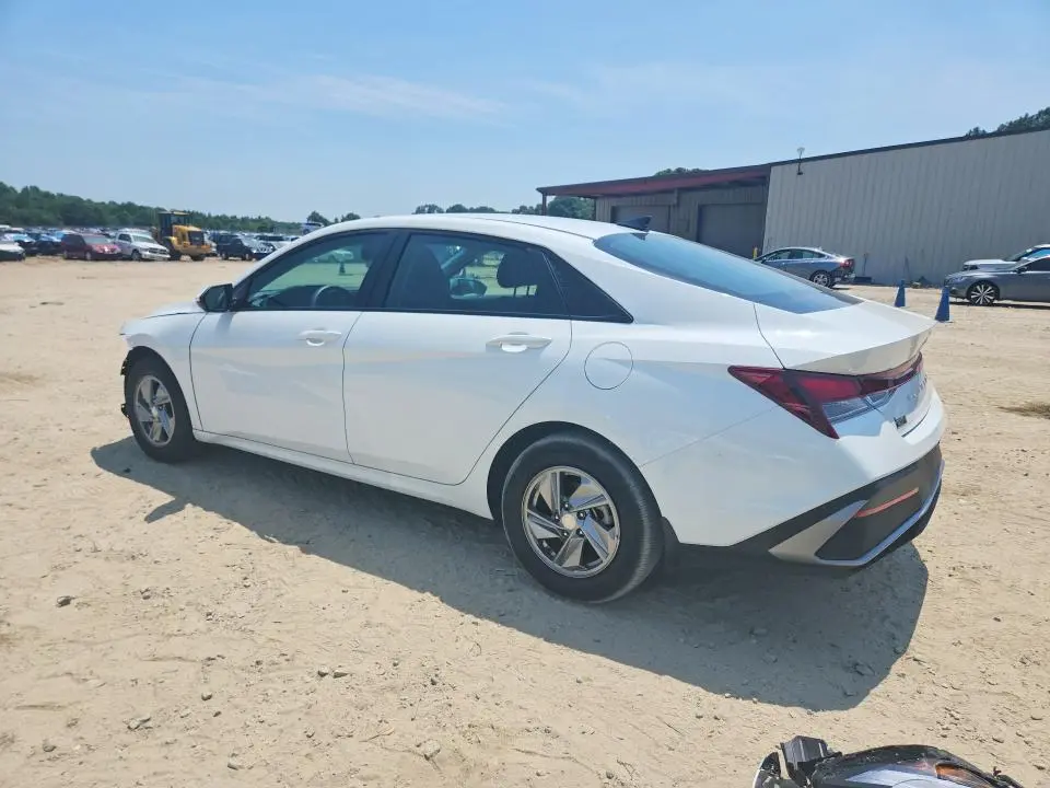 2026 HYUNDAI ELANTRA SE  
