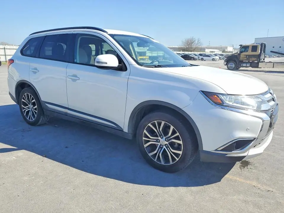 2016 MITSUBISHI OUTLANDER SE  