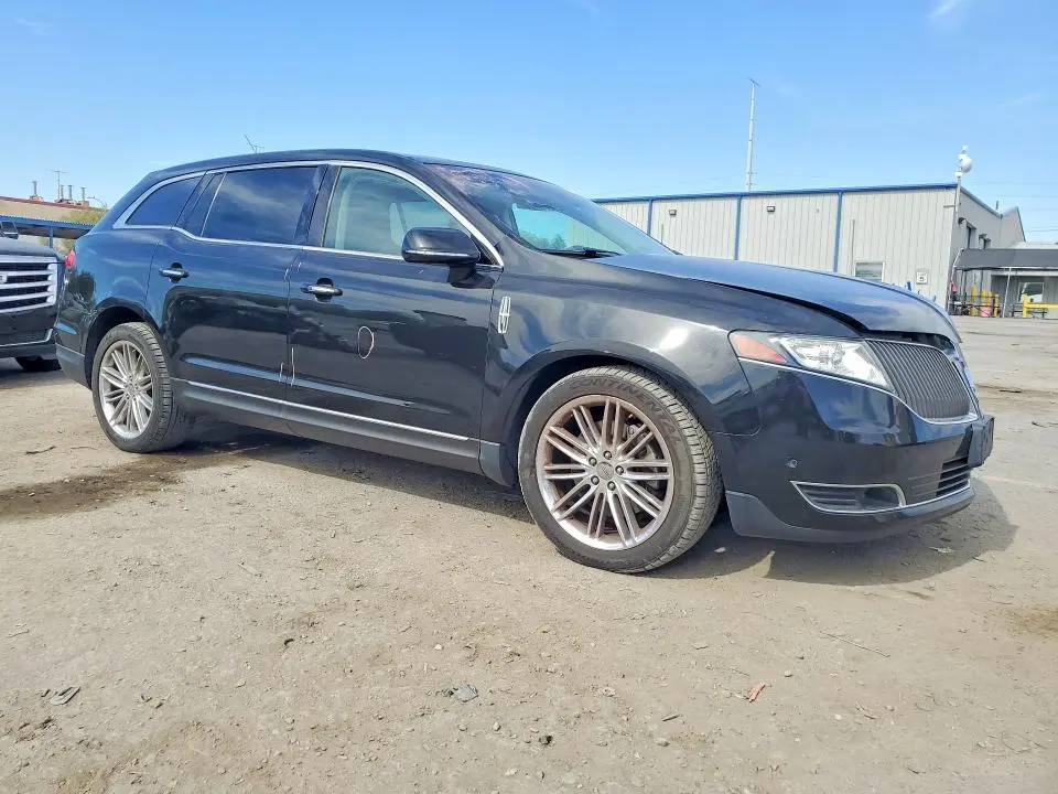 2015 LINCOLN MKT   