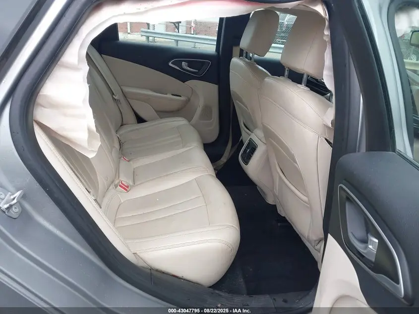 2016 CHRYSLER 200 C