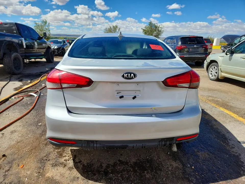 2017 KIA FORTE LX  