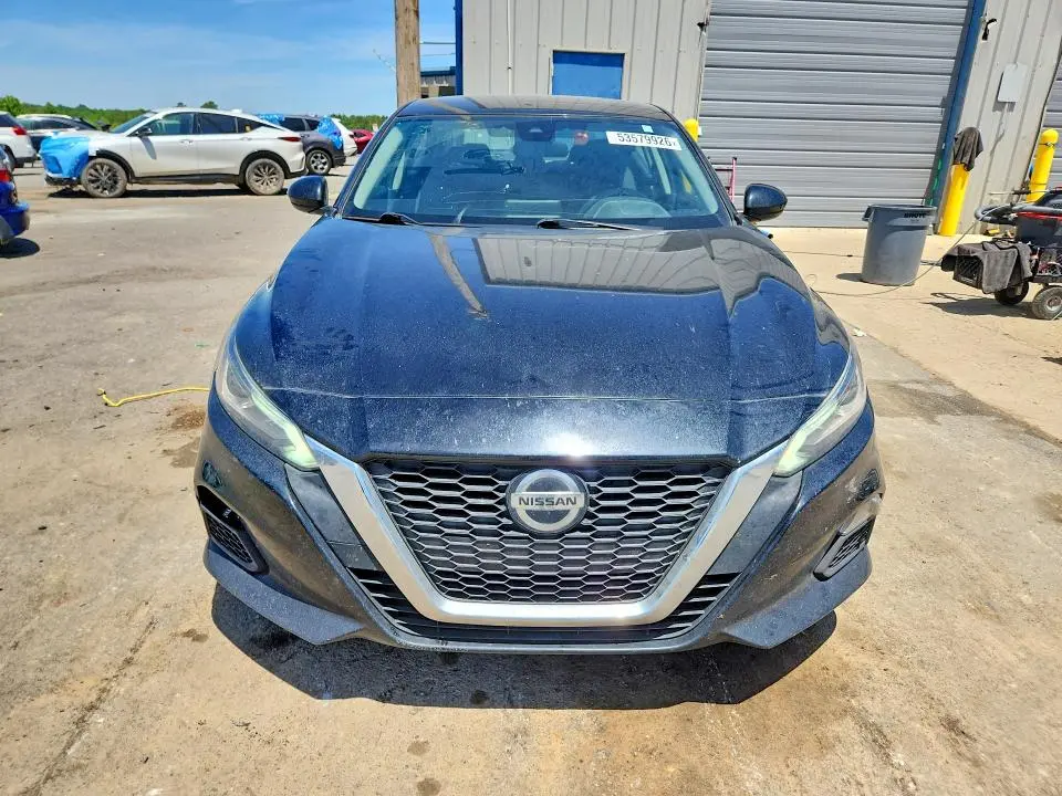 2022 NISSAN ALTIMA SV  