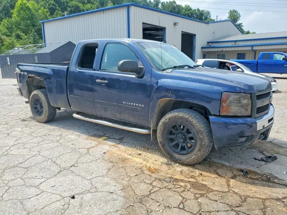 2011 CHEVROLET SILVERADO K1500 LT  