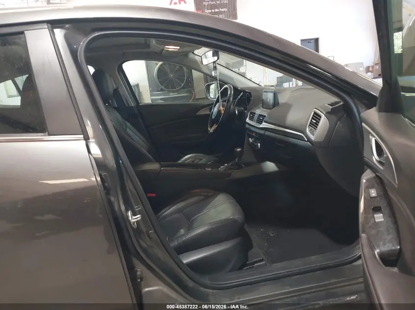 2018 MAZDA MAZDA3 TOURING