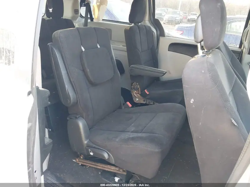 2011 DODGE GRAND CARAVAN EXPRESS