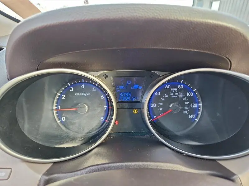 2010 HYUNDAI TUCSON GLS  