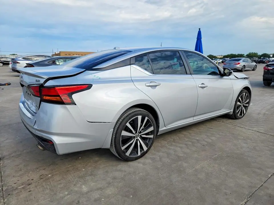 2019 NISSAN ALTIMA SR  