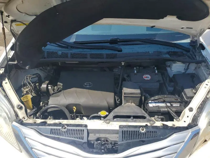 2013 TOYOTA SIENNA LIMITED 7-PASSENGER  