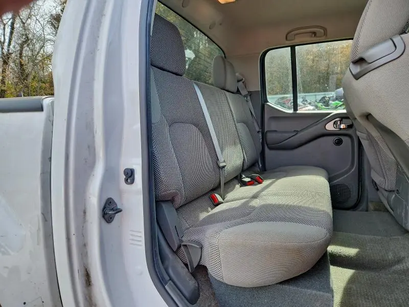 2011 NISSAN FRONTIER S  