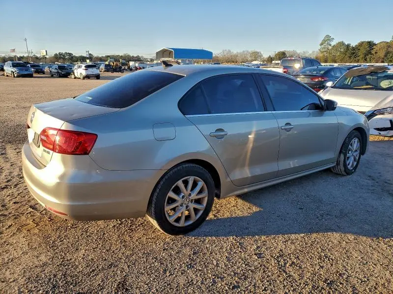 2013 VOLKSWAGEN JETTA SE  