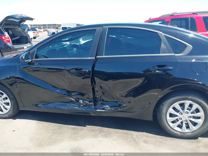 2023 KIA FORTE LX
