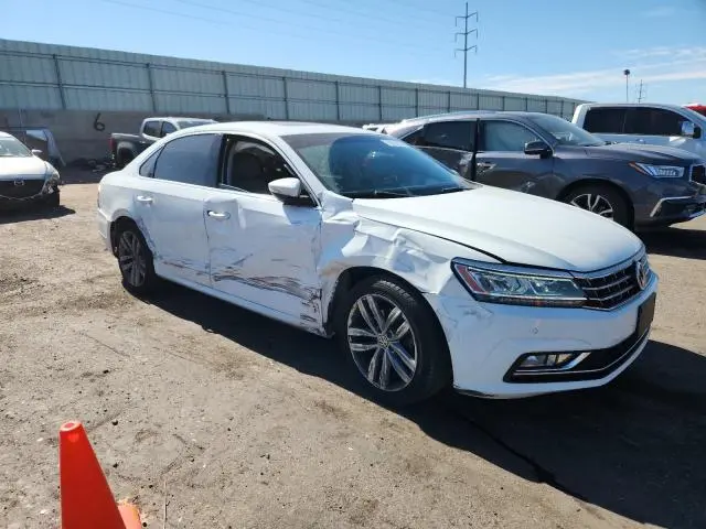 2018 VOLKSWAGEN PASSAT SE  