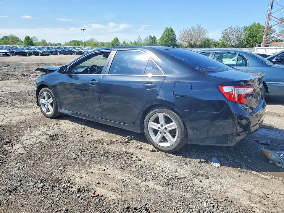 2012 TOYOTA CAMRY SE  