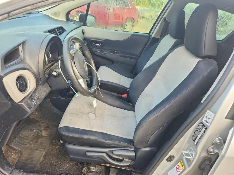 2012 TOYOTA YARIS 5-DOOR LE  