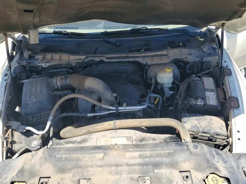 2016 RAM 1500 SLT  