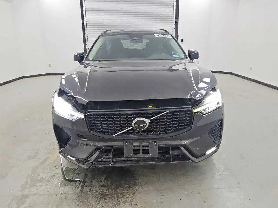 2025 VOLVO XC60 CORE  