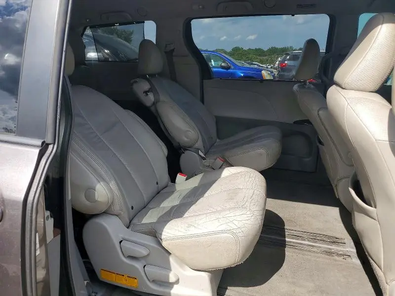 2011 TOYOTA SIENNA XLE 8-PASSENGER  