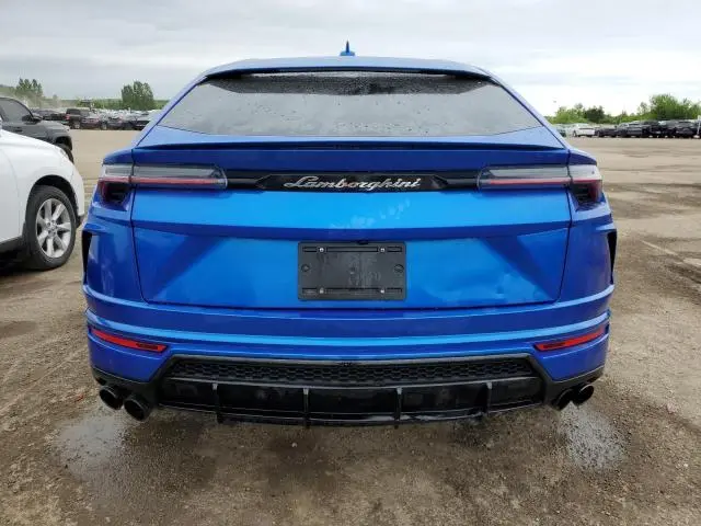 2022 LAMBORGHINI URUS   