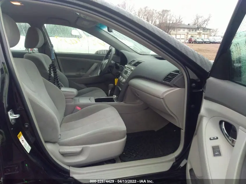2011 TOYOTA CAMRY 