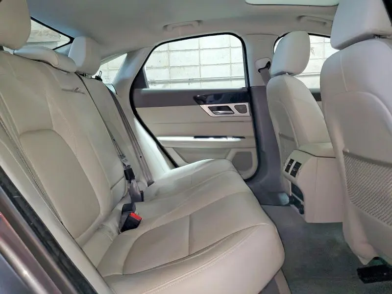 2016 JAGUAR XF PRESTIGE  