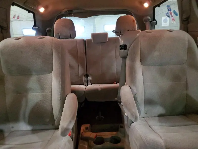 2015 TOYOTA SIENNA LE  