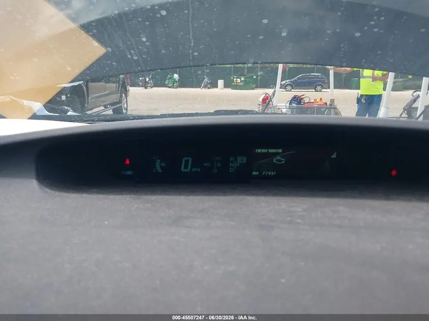 2013 TOYOTA PRIUS THREE SE