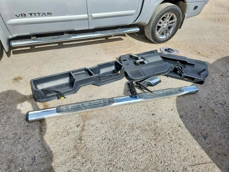 2011 NISSAN TITAN SV  