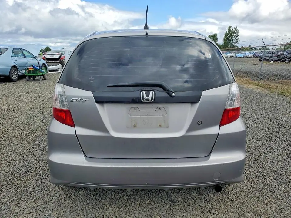 2010 HONDA FIT   